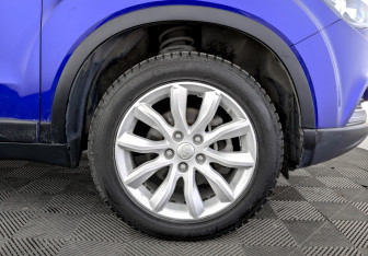 Подержанный автомобиль FAW Besturn X40 2021 года (18 фото)