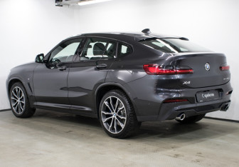 Подержанный автомобиль BMW X4 2019 года (4 фото)