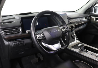 Подержанный автомобиль Exeed VX 2022 года (13 фото)