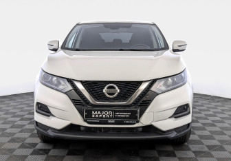 Подержанный автомобиль Nissan Qashqai 2021 года (2 фото)