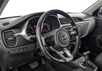 Подержанный автомобиль Kia Rio Hatchback 2021 года (14 фото)