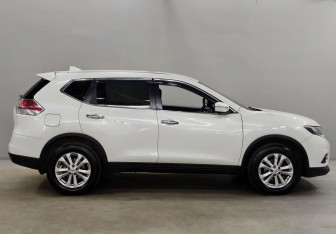 Подержанный автомобиль Nissan X-Trail 2017 года (4 фото)