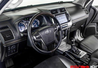 Подержанный автомобиль Toyota Land Cruiser Prado 2017 года (11 фото)