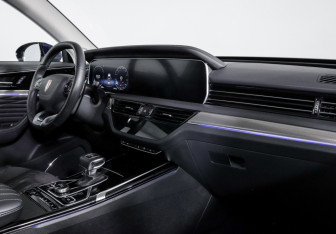 Подержанный автомобиль Hongqi HS5 2023 года (9 фото)