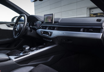 Подержанный автомобиль Audi A5 Coupe 2016 года (14 фото)