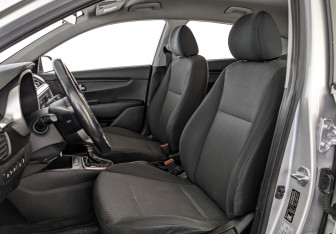 Подержанный автомобиль Kia Rio Hatchback 2021 года (19 фото)