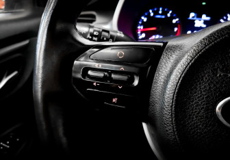 Подержанный автомобиль Kia Rio Hatchback 2021 года (22 фото)