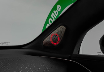 Подержанный автомобиль Zeekr X 2023 года (28 фото)