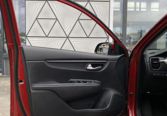 Подержанный автомобиль Kia Rio Sedan 2021 года (19 фото)