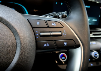 Подержанный автомобиль Hyundai Elantra Sedan 2024 года (27 фото)