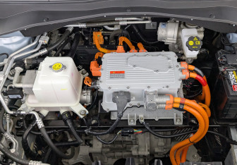 Подержанный автомобиль Москвич 3е 2023 года (9 фото)