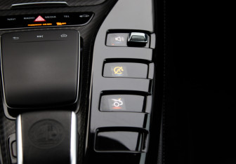 Подержанный автомобиль Mercedes-Benz AMG GT Liftback 2019 года (18 фото)