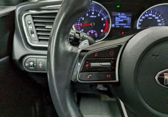 Подержанный автомобиль Kia Ceed Hatchback 2018 года (26 фото)