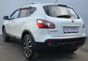 Подержанный автомобиль Nissan Qashqai 2010 года (7 фото)