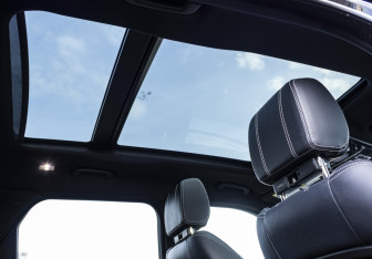 Подержанный автомобиль Land Rover Range Rover Velar 2020 года (23 фото)