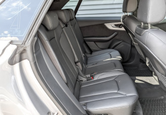 Подержанный автомобиль Audi Q8 2021 года (12 фото)