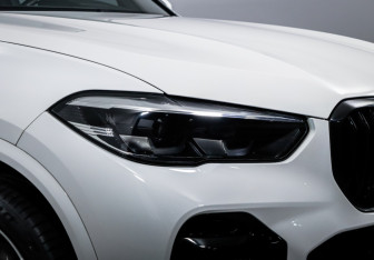 Подержанный автомобиль BMW X5 2022 года (17 фото)