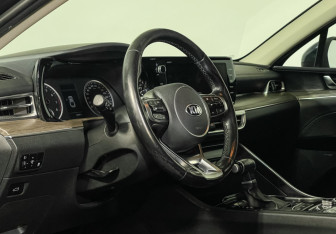 Подержанный автомобиль Kia K5 2020 года (13 фото)