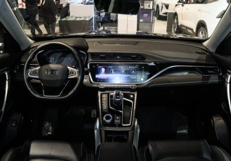 Подержанный автомобиль Geely Atlas Pro 2023 года (22 фото)