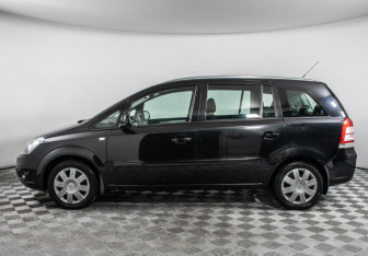 Подержанный автомобиль Opel Zafira Compactvan 2012 года (8 фото)
