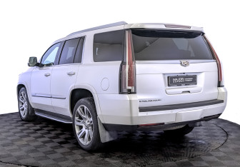 Подержанный автомобиль Cadillac Escalade Suv 2016 года (7 фото)