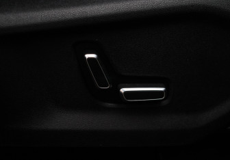 Подержанный автомобиль Geely Monjaro 2023 года (8 фото)