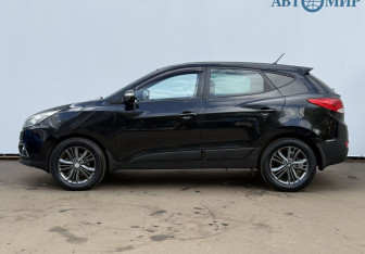 Подержанный автомобиль Hyundai ix35 2014 года (8 фото)