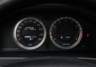 Подержанный автомобиль Volvo XC70 2008 года (15 фото)