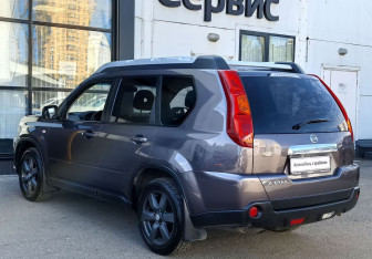 Подержанный автомобиль Nissan X-Trail 2008 года (7 фото)