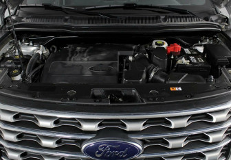 Подержанный автомобиль Ford Explorer 2016 года (5 фото)
