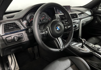 Подержанный автомобиль BMW M4 Coupe 2016 года (12 фото)