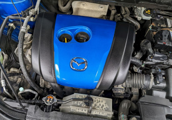 Подержанный автомобиль Mazda CX-5 2012 года (9 фото)