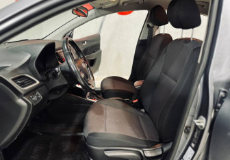 Подержанный автомобиль Hyundai Solaris Sedan 2017 года (10 фото)