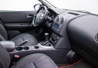 Подержанный автомобиль Nissan Qashqai+2 2012 года (10 фото)