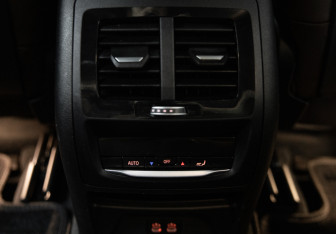 Подержанный автомобиль BMW X3 2021 года (15 фото)
