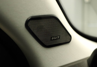 Подержанный автомобиль Changan UNI-K 2023 года (18 фото)