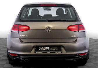 Подержанный автомобиль Volkswagen Golf Hatchback 2013 года (6 фото)