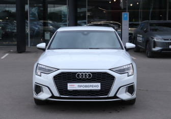 Подержанный автомобиль Audi A3 Sedan 2021 года (2 фото)
