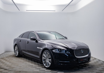 Подержанный автомобиль Jaguar XJ 2013 года (7 фото)