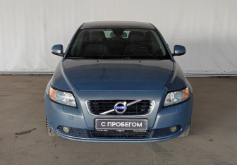 Подержанный автомобиль Volvo S40 2011 года (2 фото)