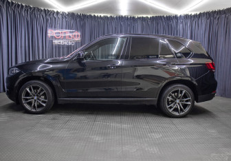 Подержанный автомобиль BMW X5 2016 года (8 фото)