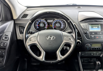 Подержанный автомобиль Hyundai ix35 2014 года (21 фото)