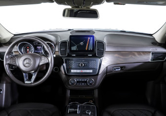 Подержанный автомобиль Mercedes-Benz GLE 2017 года (14 фото)