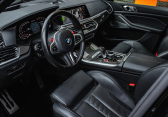Подержанный автомобиль BMW X5 M 2021 года (16 фото)