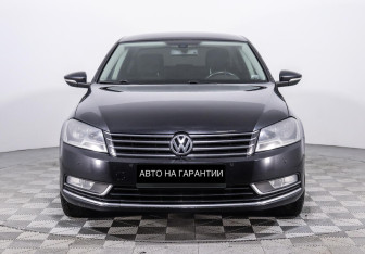 Подержанный автомобиль Volkswagen Passat Sedan 2011 года (2 фото)