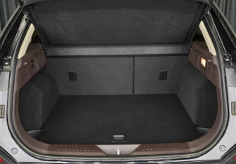 Новый FAW Bestune T77 2023 (6 фото)