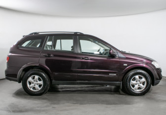 Подержанный автомобиль SsangYong Kyron 2011 года (4 фото)