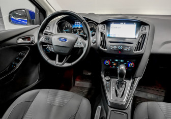 Подержанный автомобиль Ford Focus Hatchback 2017 года (29 фото)