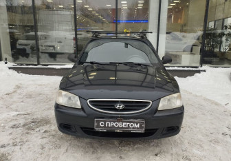 Подержанный автомобиль Hyundai Accent Sedan 2009 года (2 фото)