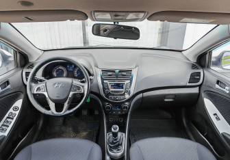 Подержанный автомобиль Hyundai Solaris Sedan 2016 года (11 фото)